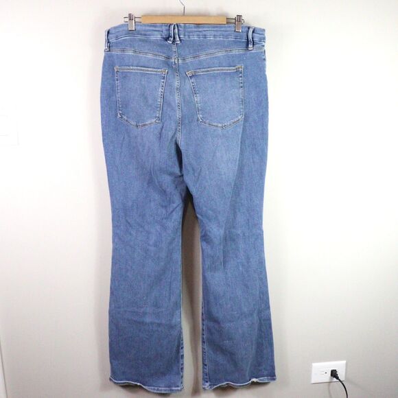 Good American Zara High Rise Flare Jeans size 22 - Picture 3 of 5